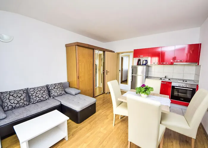 Apartman Mira-2 By Interhome Makarska